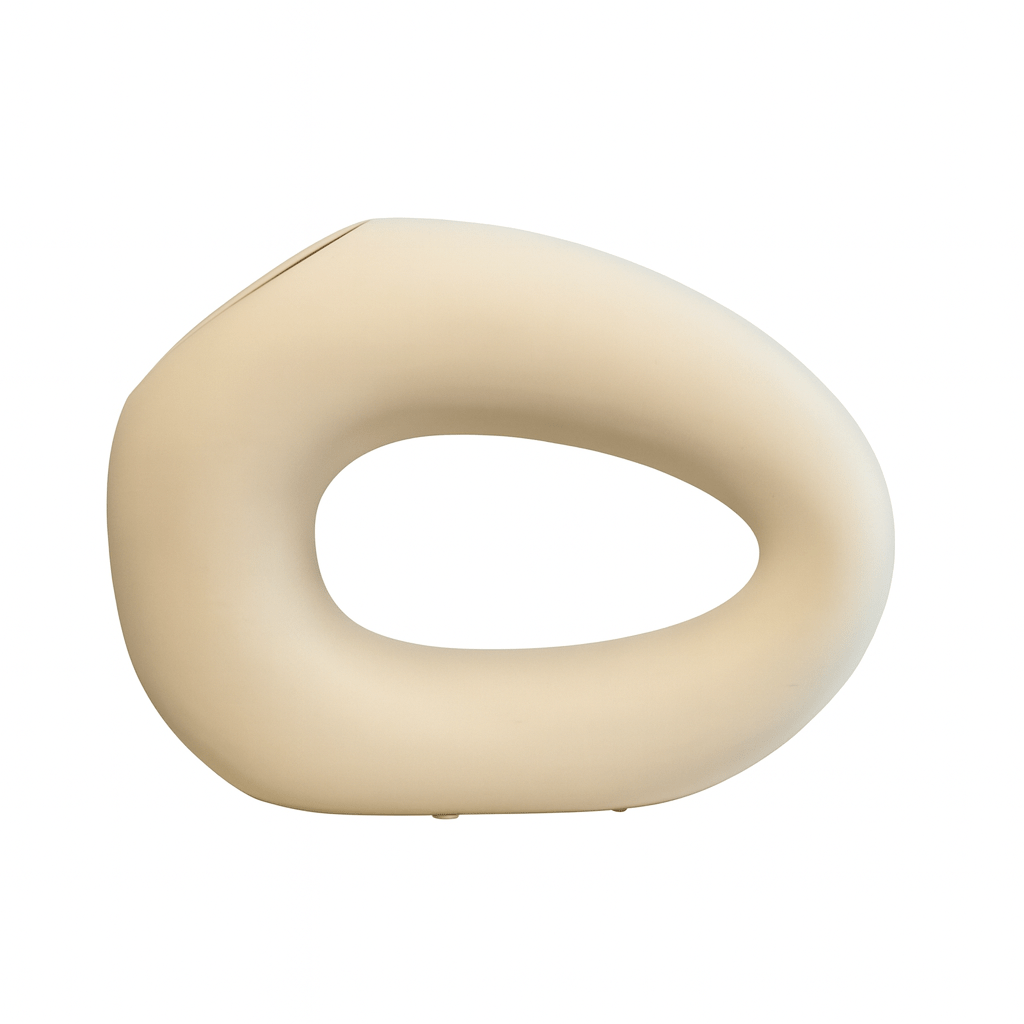 Jarrón Escultural de Cerámica Beige con Diseño Orgánico - KB Home