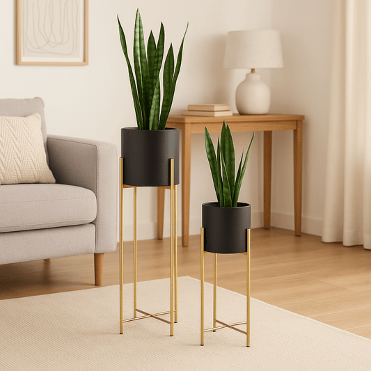 Maceteros Modernos con Soporte Dorado – Elegancia Vertical para tu Hogar - KB Home