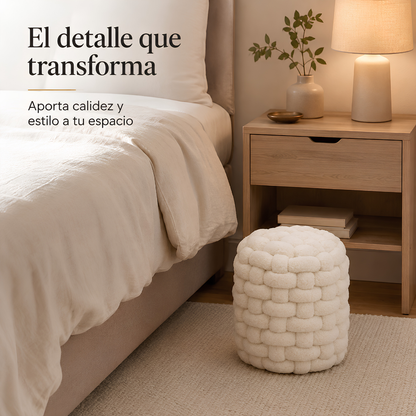 Puff Bouclé Tejido en Relieve – Color Crudo 38x32 cm