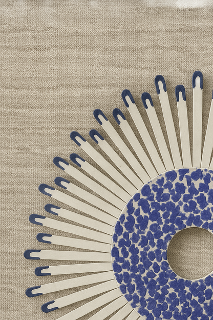 Cuadro Decorativo en Relieve con Diseño Circular Azul y Blanco – Arte Moderno Texturizado