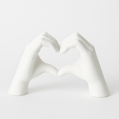 Escultura Decorativa Manos en Forma de Corazón – Blanco Mate