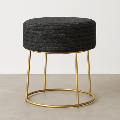 Taburete Decorativo Negro de Fibra Natural con Base Metálica Dorada - KB Home
